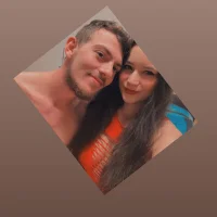 Alpha_Couple_ Φωτ, Προφίλ