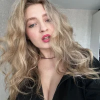 Dllqq Φωτ, Προφίλ