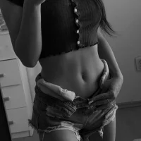 IvyNoirr 头像图片