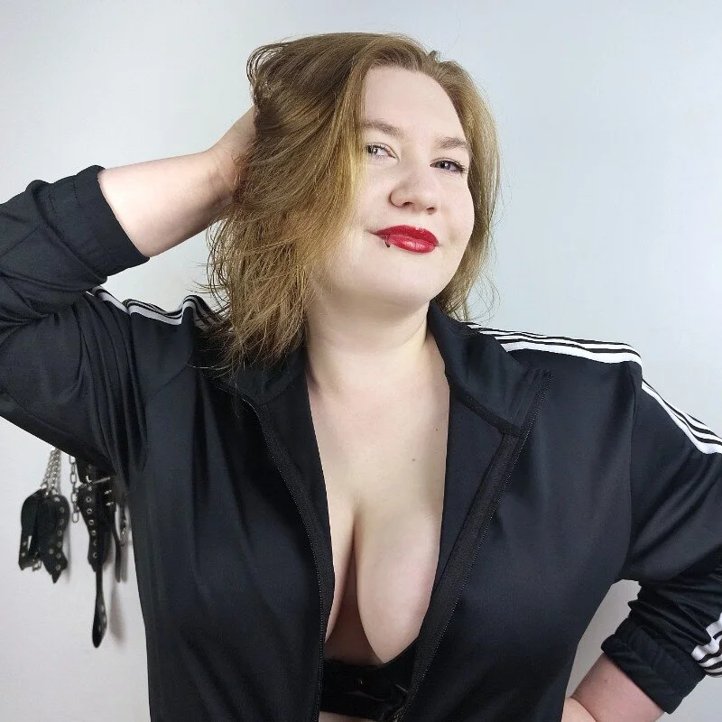 NikkiTease profile photo