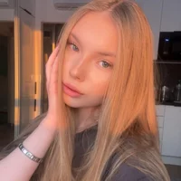 CarolineNine's Avatar Pic