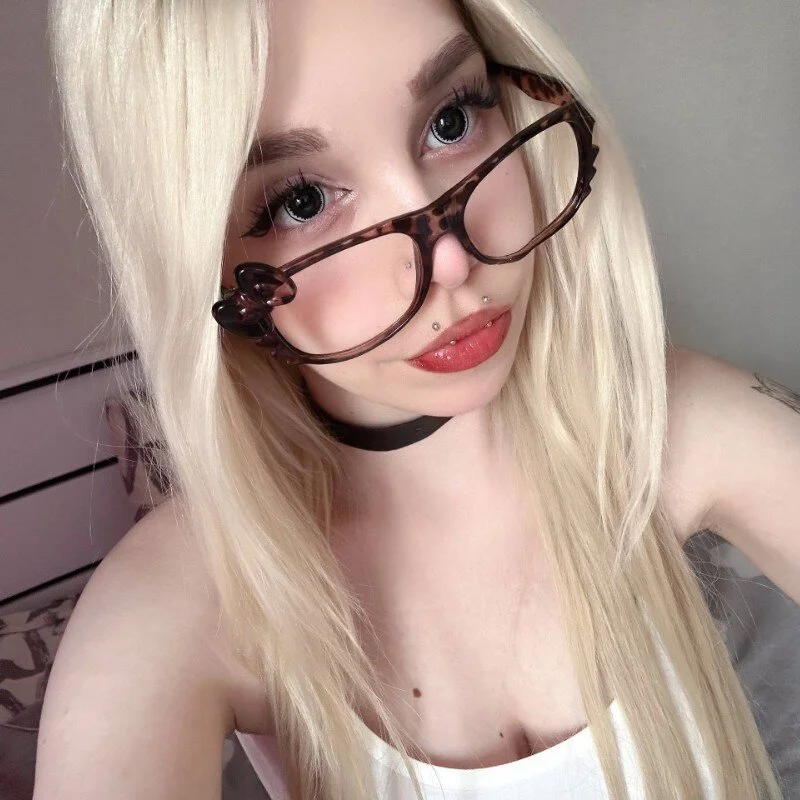 EllieBlushh profile photo