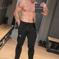 cubanlithuanian's Offline Chat Room