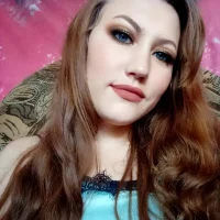 Essy_Cora's Profile Pic