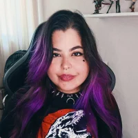 AngelAlita Φωτ, Προφίλ