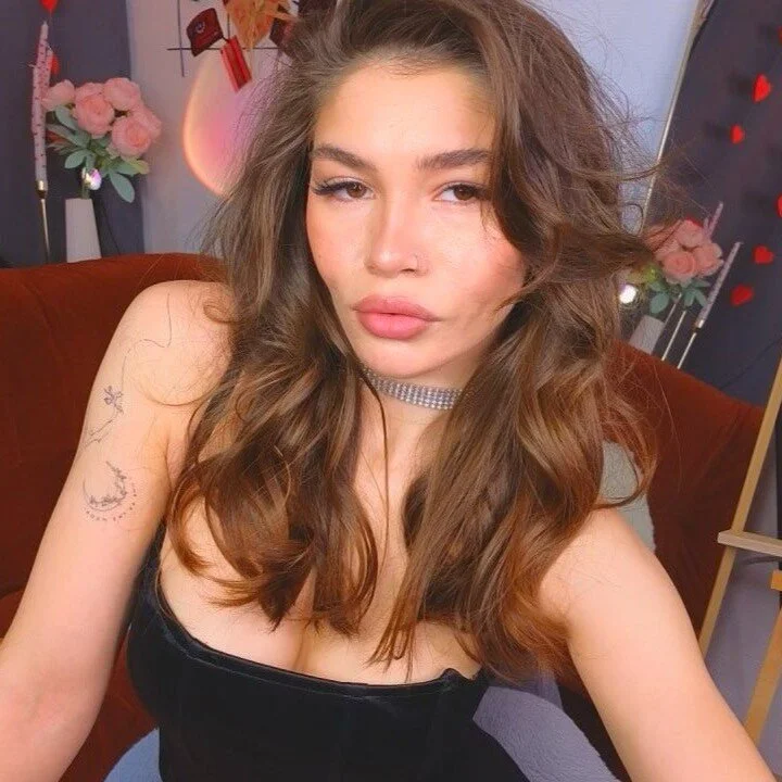 Caroline__Brown profile photo