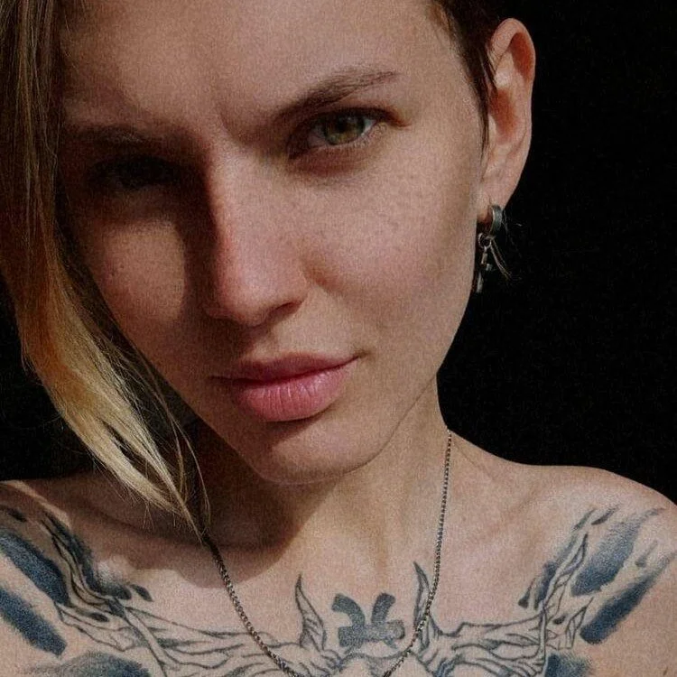 stacey_hot_01
