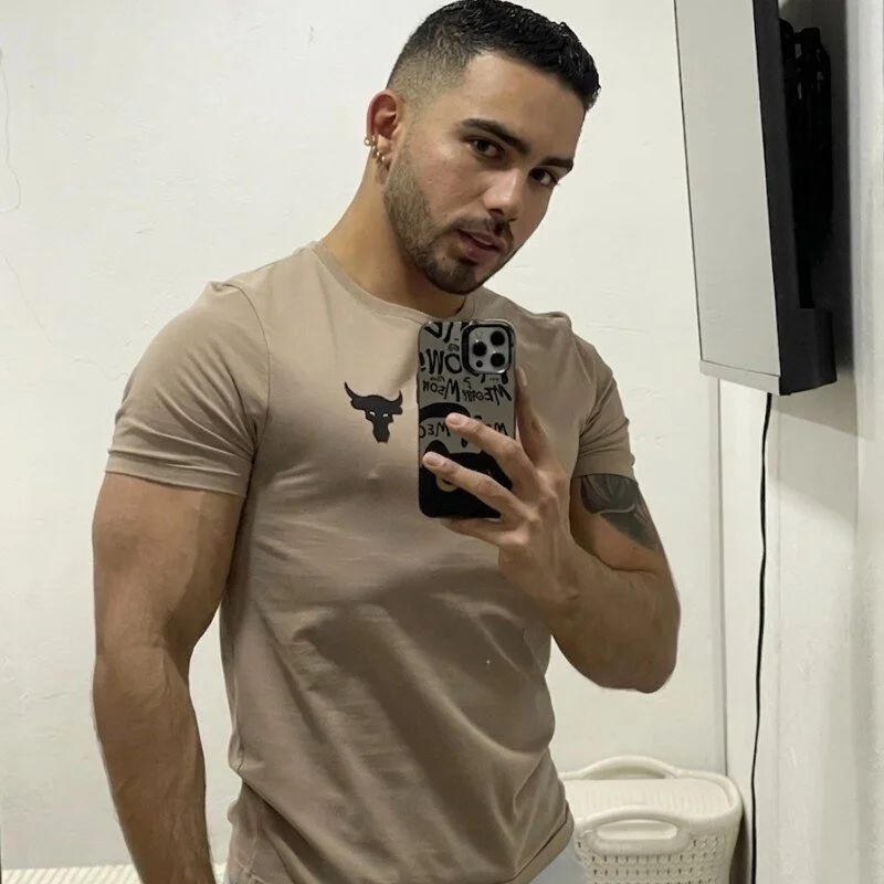 adamhairy Stripchat profile image