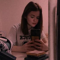 Sofi_18jio's Profile Pic