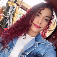 Violetabreat_'s Profile Pic