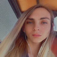 Профилна снимка на riri8715