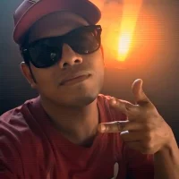 Leonarjuli's Profile Pic