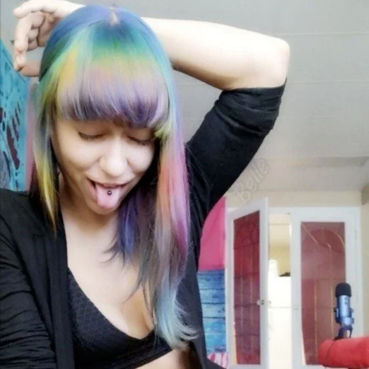 bellethebeauty20 live cam profile