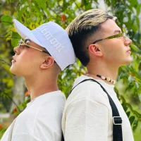 Gambar Profil The_hilttons