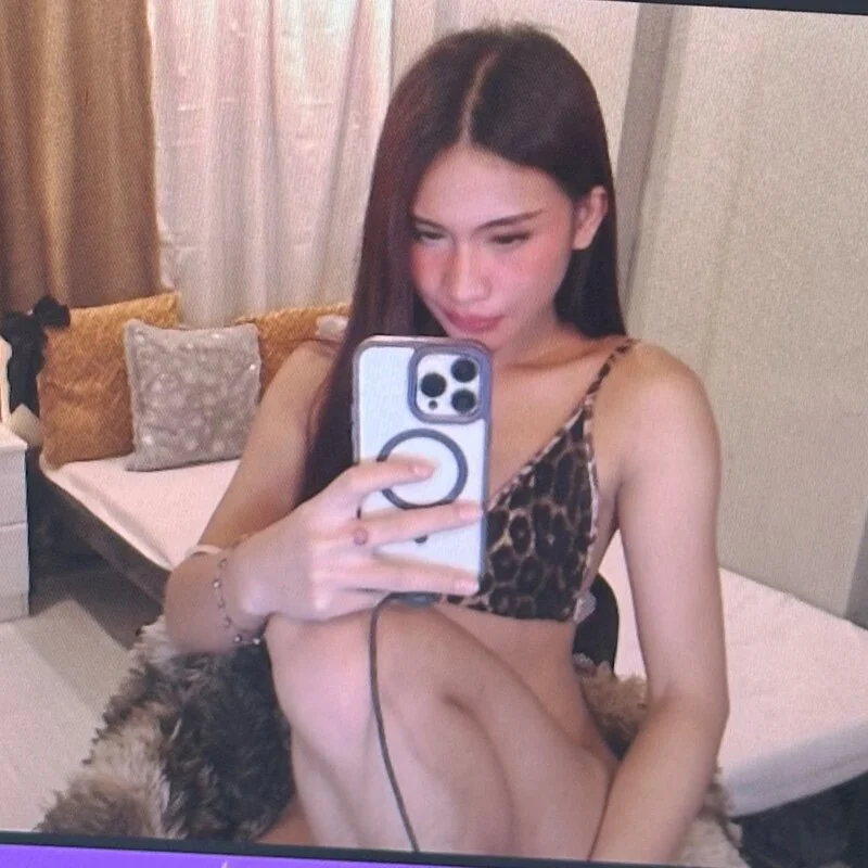ZOEMOORE profile photo