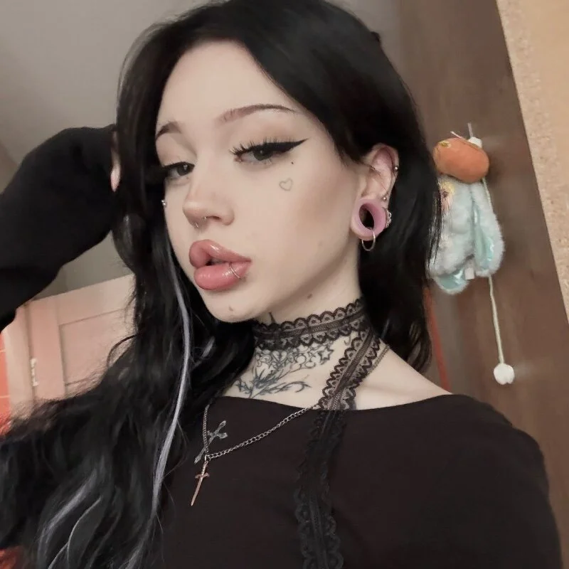 Emma_Kirks