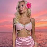 cute_luucy Adlı Modelin Avatarı