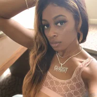 รูปโปรไฟล์ของ lilirose95