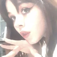 LauraVade's Profile Pic
