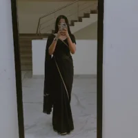 Himani_0122 webcam