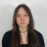 AmityGomer Φωτ, Προφίλ