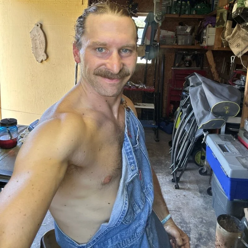Dadbodnextdoor Stripchat profile image