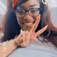 รูปโปรไฟล์ของ Yvnna