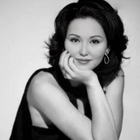 Gambar Profil Emma_Lovis