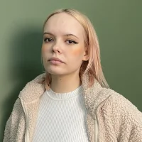 MeIanieLaurln Φωτ, Προφίλ