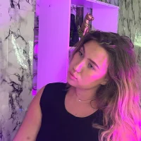 SarahBroww's Profile Pic