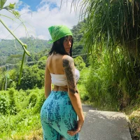 karolCozmo stripchat