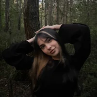 IngaKorgy Φωτ, Προφίλ