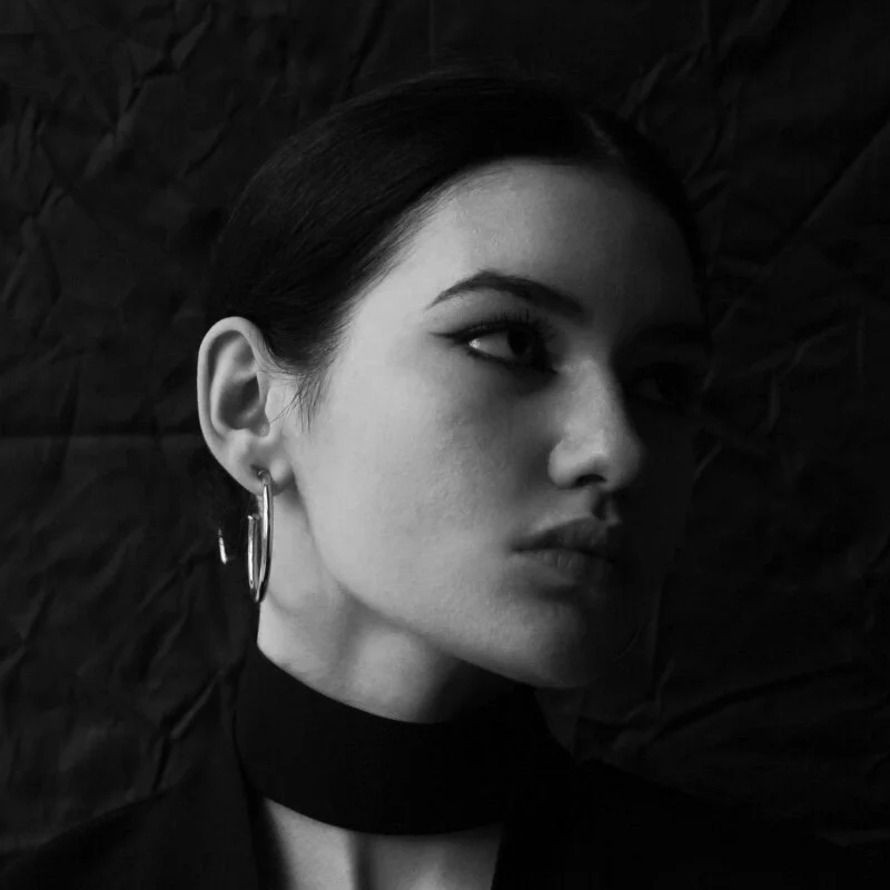 Aveloria_