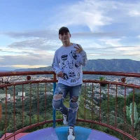 Robin_moon's Profile Pic