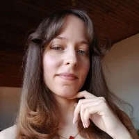 صورة الملف الشخصي لـ Ellaqueen99