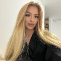 WhiteRoseee_'s Profile Pic