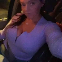 milfncookiesxo's Offline Chat Room