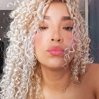Luana_curly model avatar