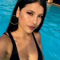 Foto de perfil de Emmanuela_16