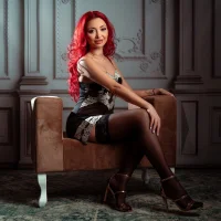 CelineHinton's Avatar Pic