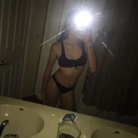 Ellie2234's Profile Pic