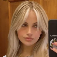 Foto desnuda XXX de Corrie_Elly