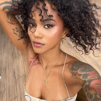 LizStorm_: изображение аватарки