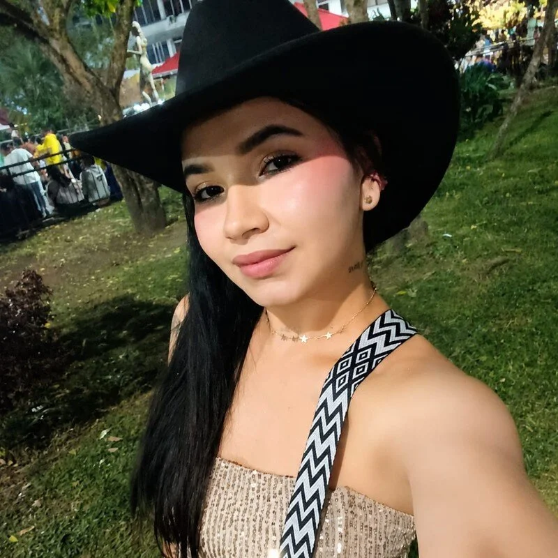 caroline_mejia Stripchat profile image