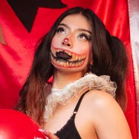 profile photo of Adrianna5_