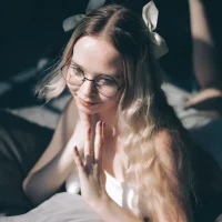 BellaMontgomery's Avatar Pic