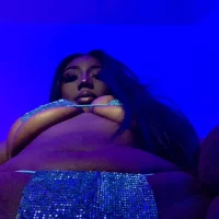 Juulzcumhere's Profile Pic