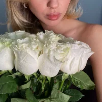 SusieBloom's Profile Pic