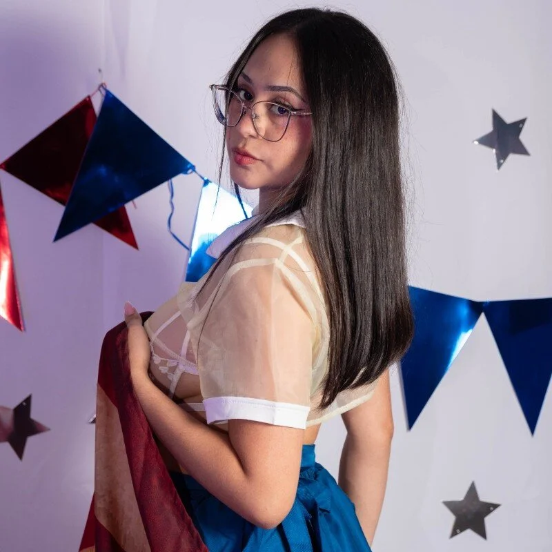 emma_white_01 profile photo