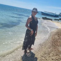 housegirl_bigcock Adlı Modelin Avatarı